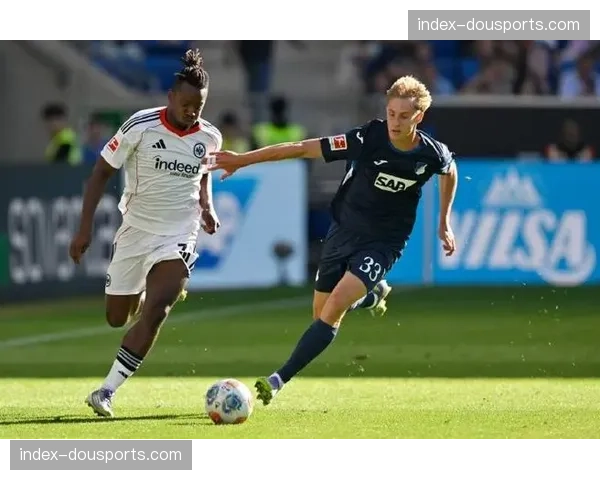 法兰克福2-2战平斯图加特，马尔穆什点射救主