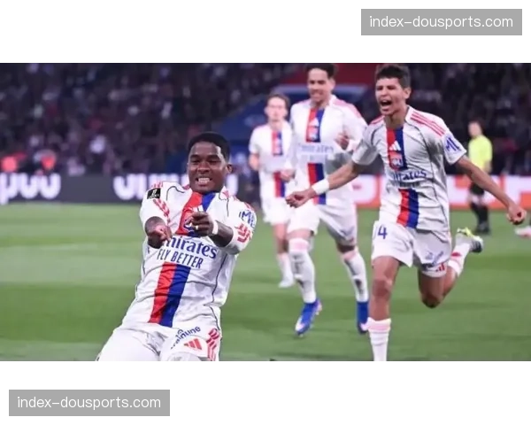 巴黎圣日耳曼1-2不敌里昂，六连胜遭终结暂1分领跑法甲